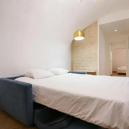 Loft 2 Bedroom Marais, Notre Dame Ac By Lcc Agency